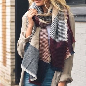 Felicias scarf blanket